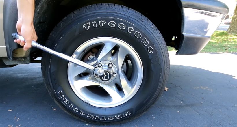 How to Properly Torque the Wheel Lug Nuts