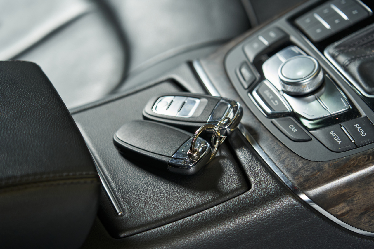 Troubleshooting and Fixing Mercedes-Benz E-Class Keyless Go System Malfunctions